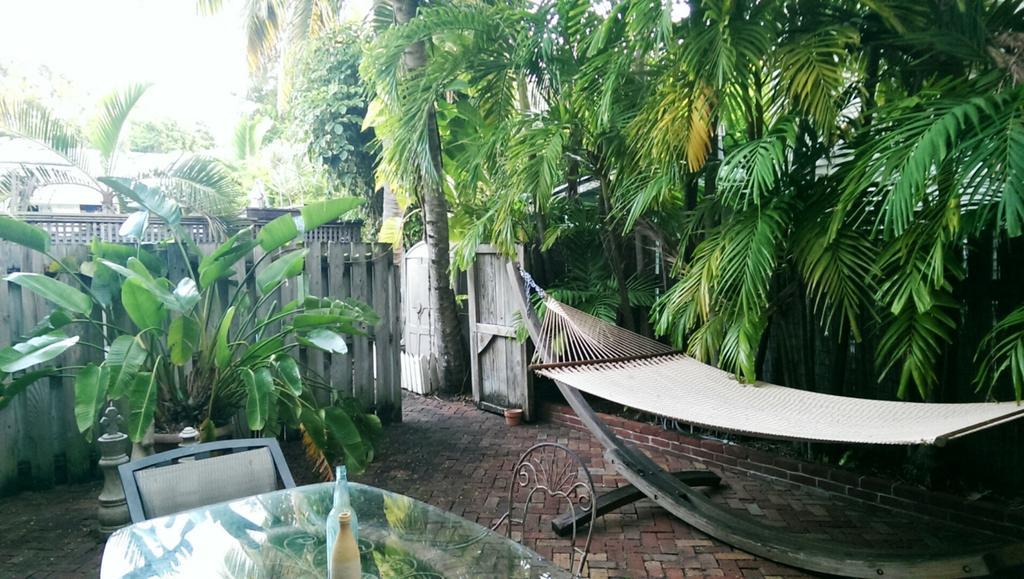 Frances Street Bottle Inn คีย์เวสต์ ภายนอก รูปภาพ